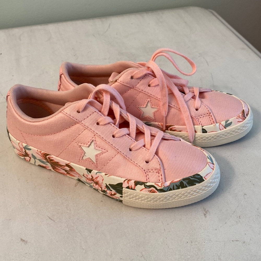 Converse pink kids shoes